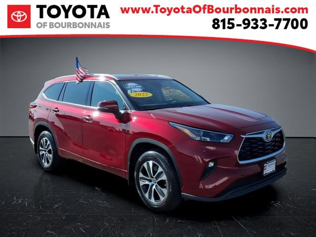 Used 2022 Toyota Highlander XLE AWD/4WD image 1