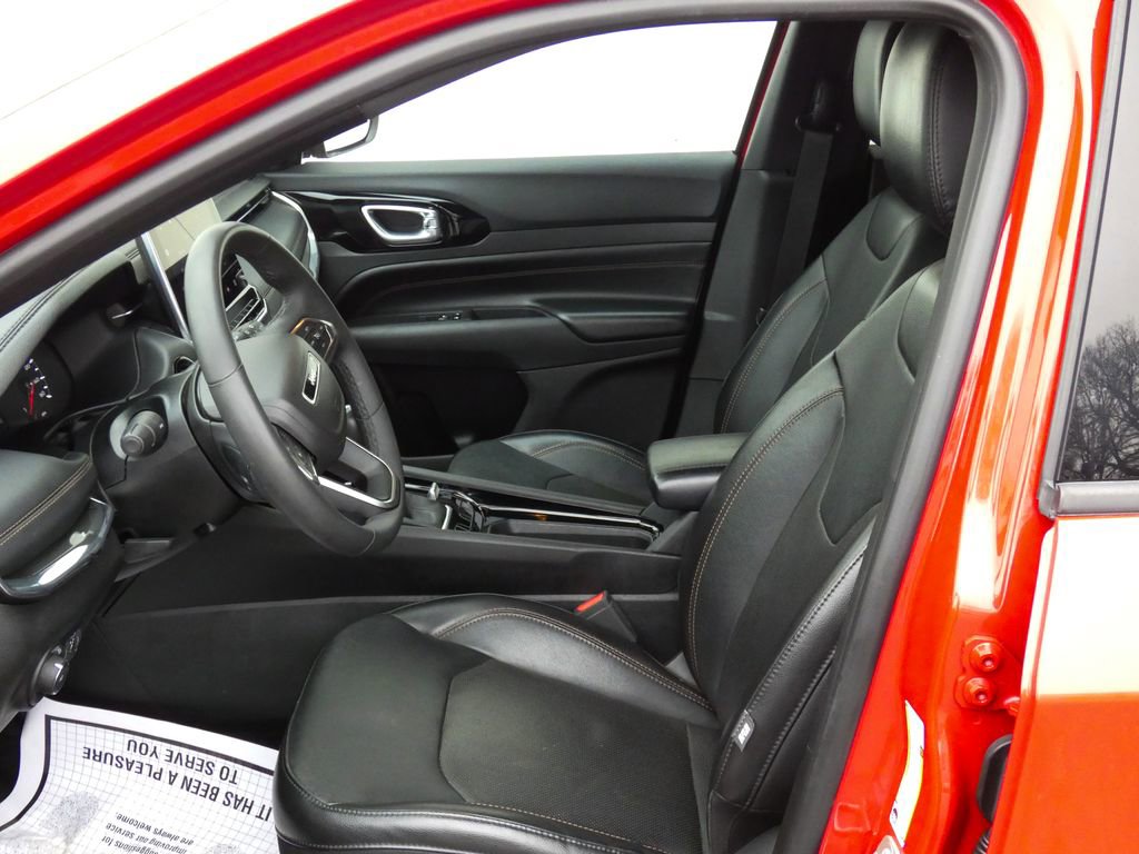 Used 2023 Jeep Compass Limited image 10