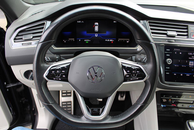 Used 2022 Volkswagen Tiguan SE R-Line image 19