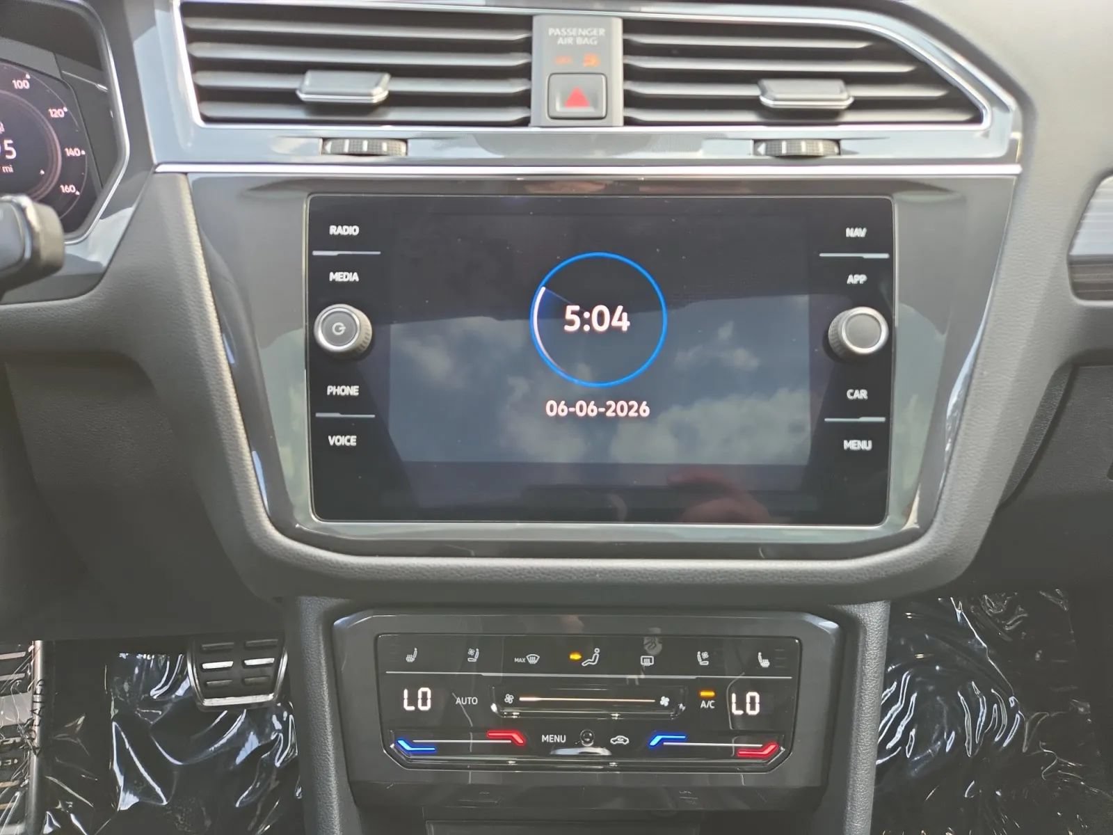Used 2022 Volkswagen Tiguan SEL R-Line AWD/4WD image 18