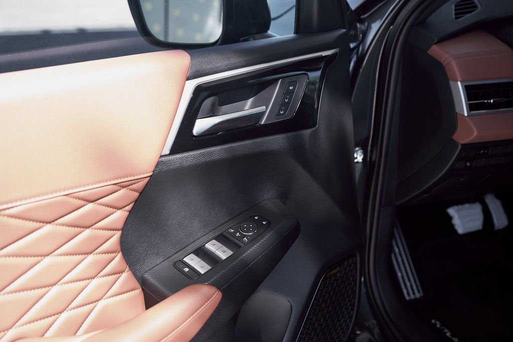 Used 2025 Mitsubishi Outlander SEL FWD image 19