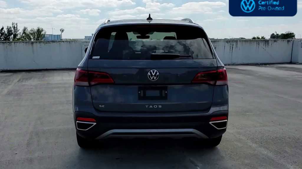 Used 2023 Volkswagen Taos SE image 7