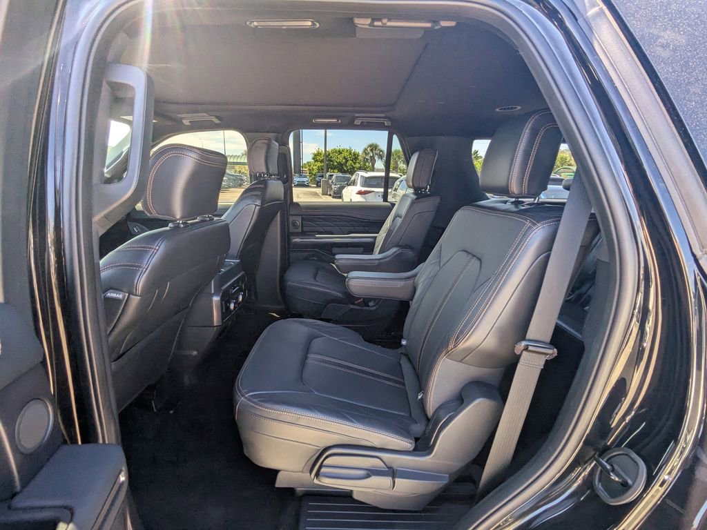 Used 2023 Ford Expedition Platinum image 28