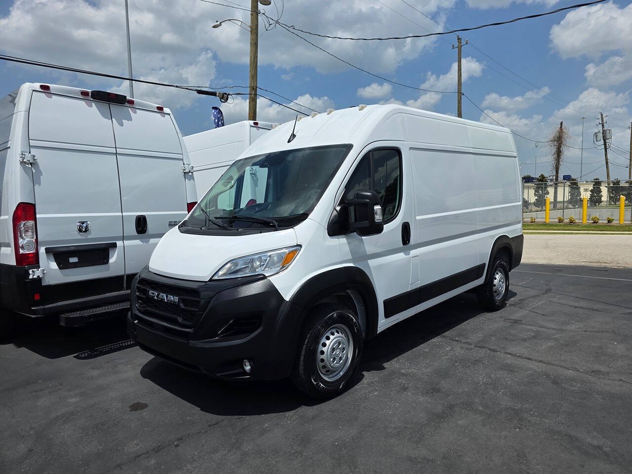 Used 2025 RAM ProMaster 2500 w/ Convenience Group FWD image 27