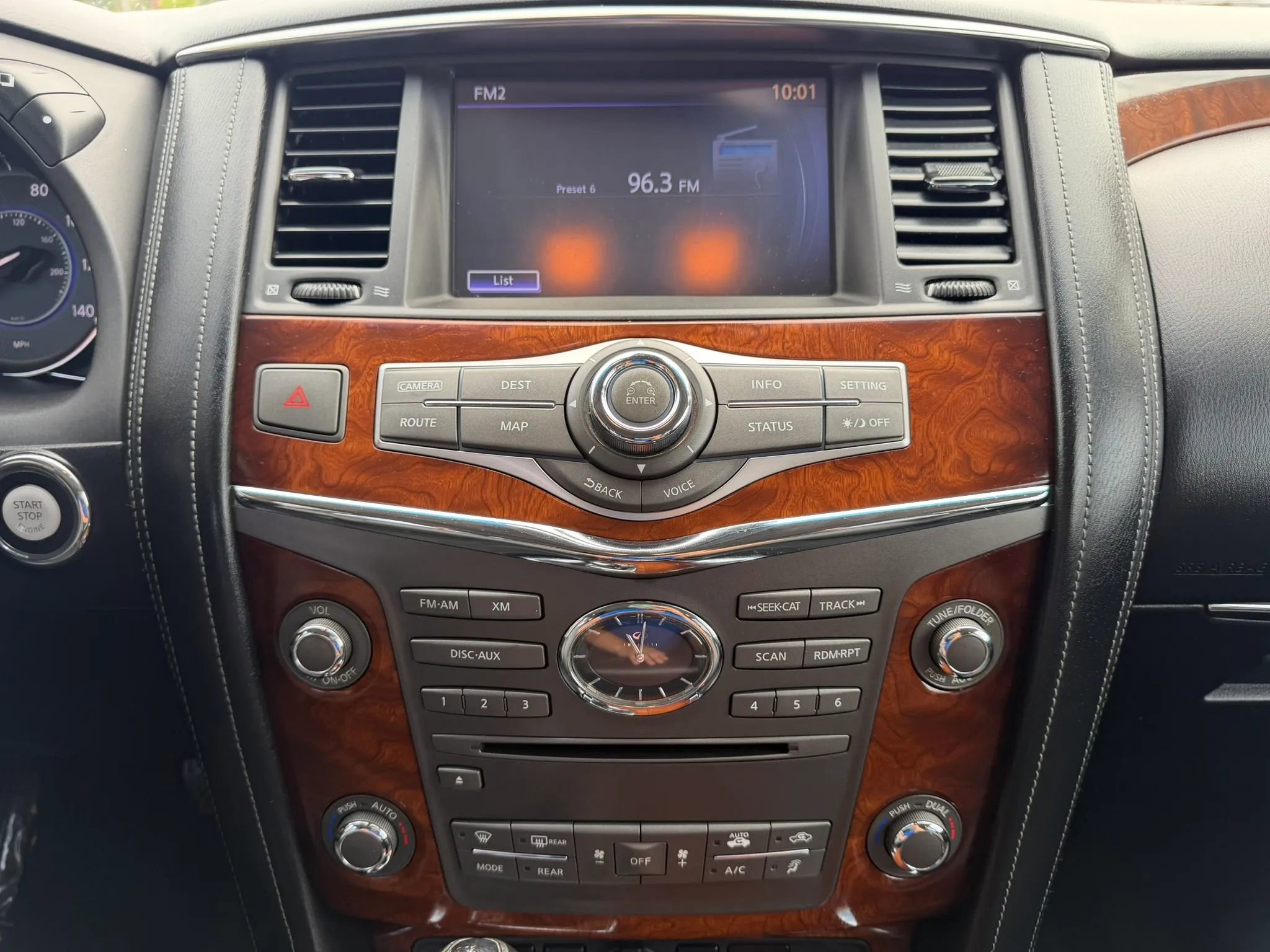 Used 2016 INFINITI QX80 4WD w/ Deluxe Technology Package image 19