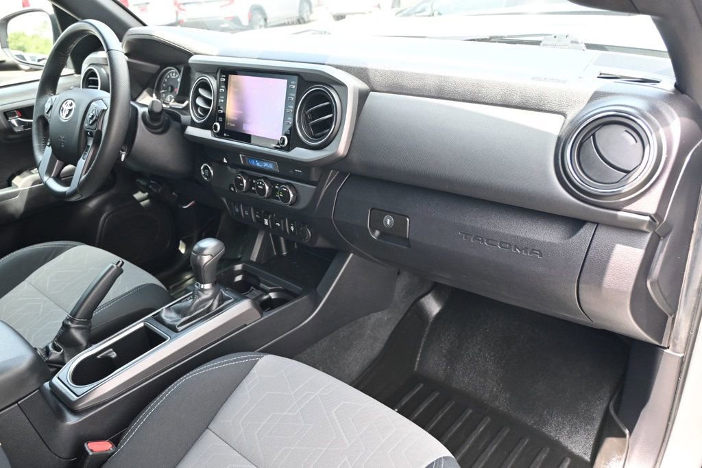 Used 2022 Toyota Tacoma TRD Off-Road image 8