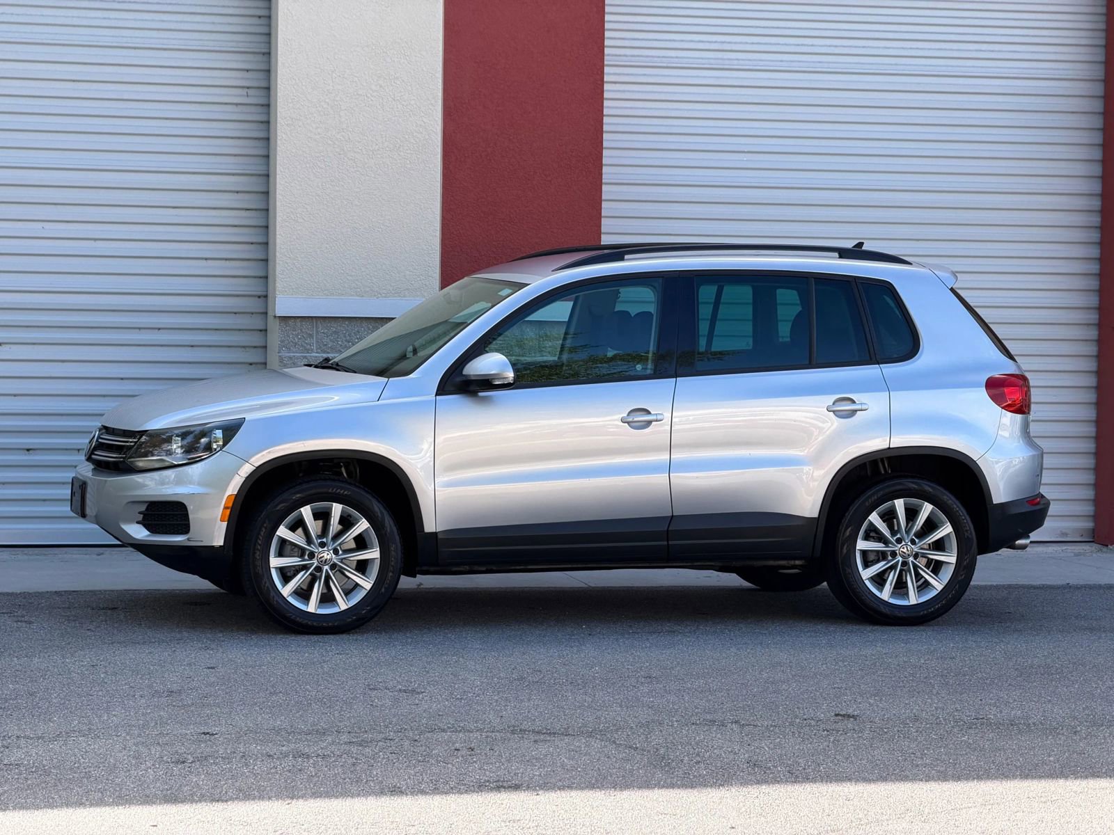 Used 2015 Volkswagen Tiguan SE FWD image 14