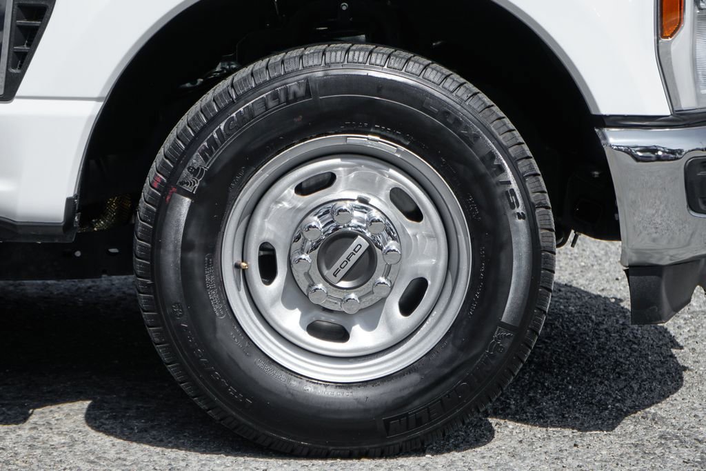 Used 2024 Ford F250 XL w/ XL Chrome Package image 40