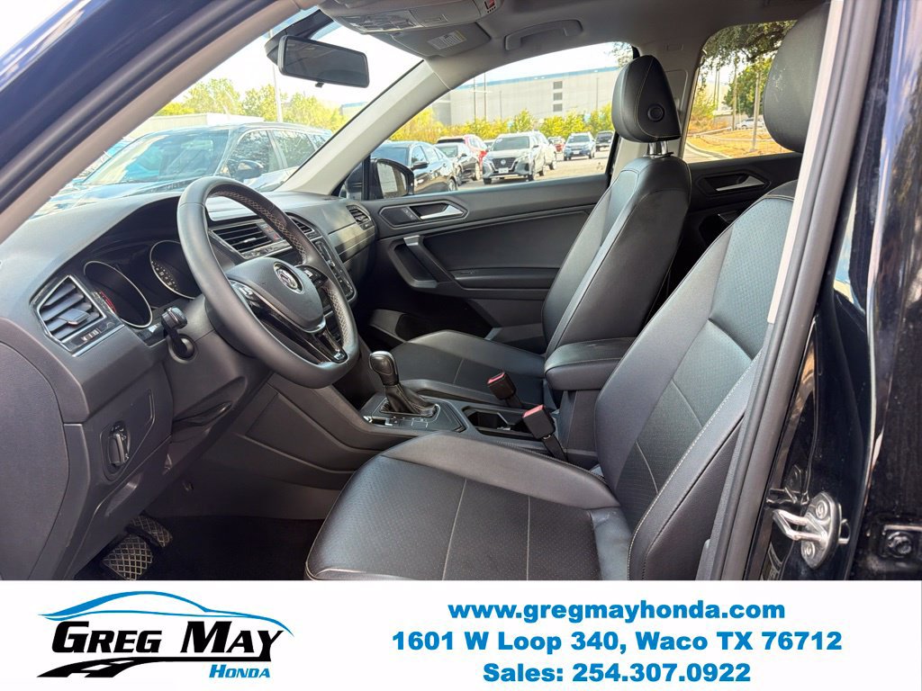 Used 2021 Volkswagen Tiguan SE w/ Panoramic Sunroof Package FWD image 12