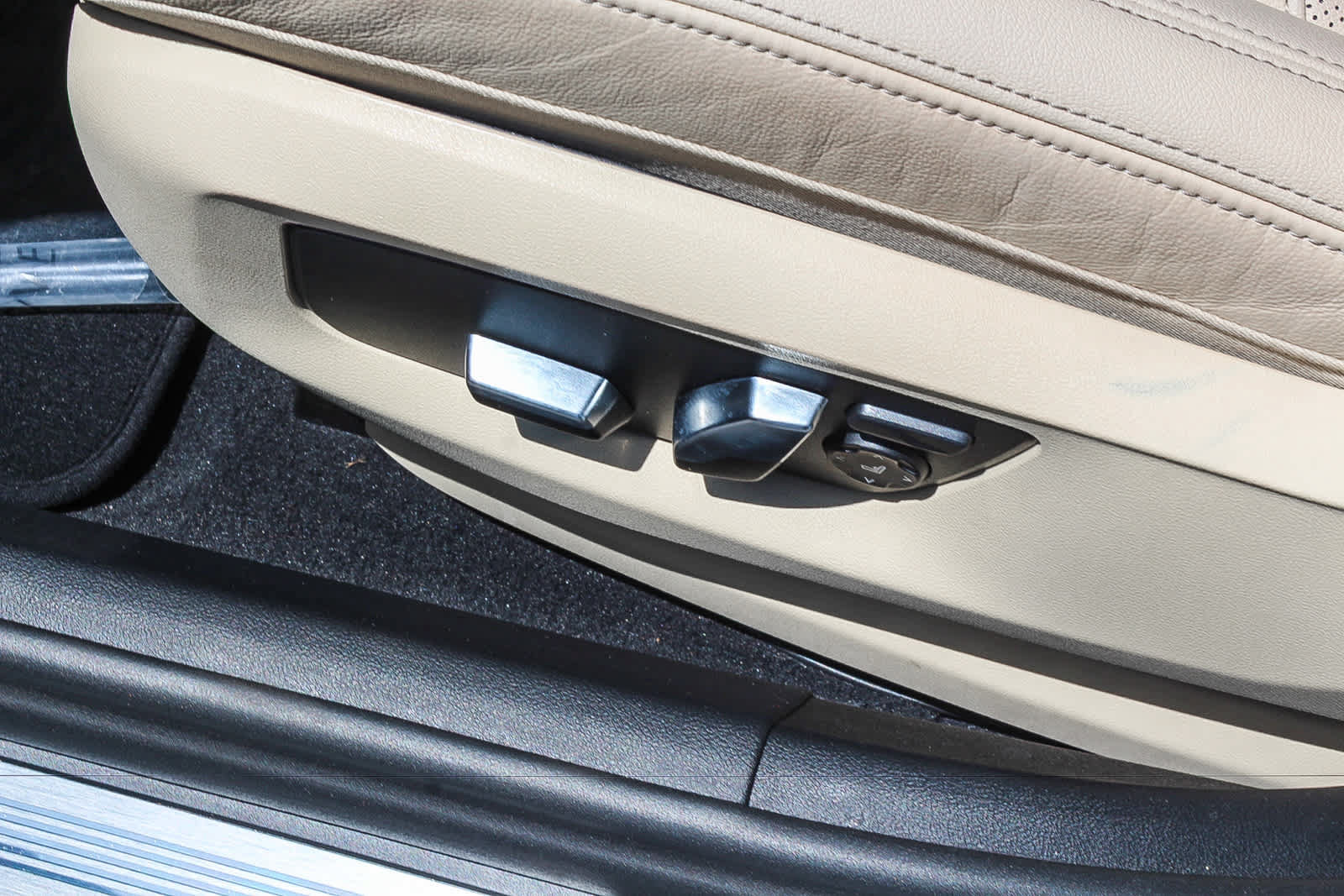 Certified 2023 BMW 530i w/ M Sport Package RWD image 20