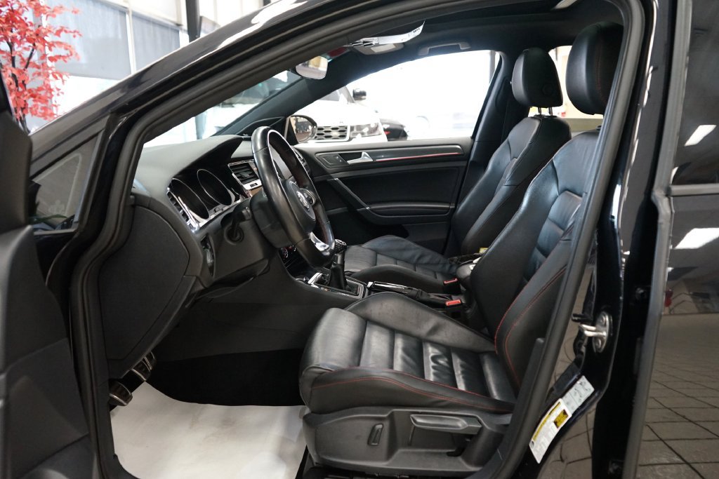 Used 2019 Volkswagen GTI SE FWD image 27
