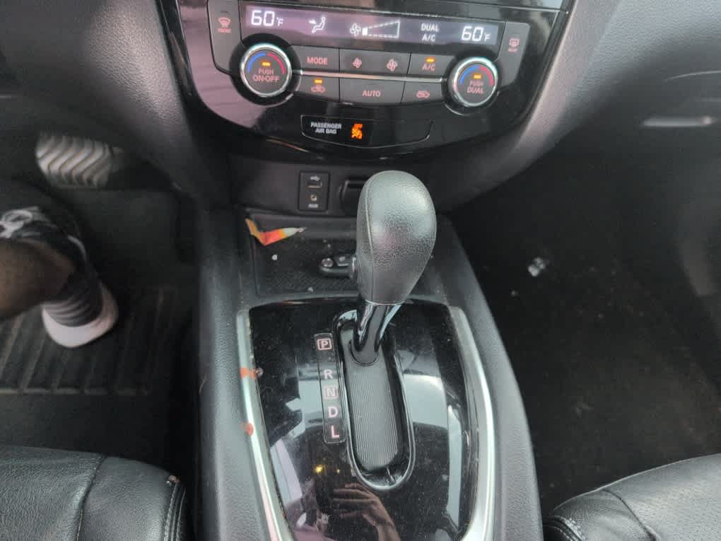Used 2016 Nissan Rogue SV FWD image 11