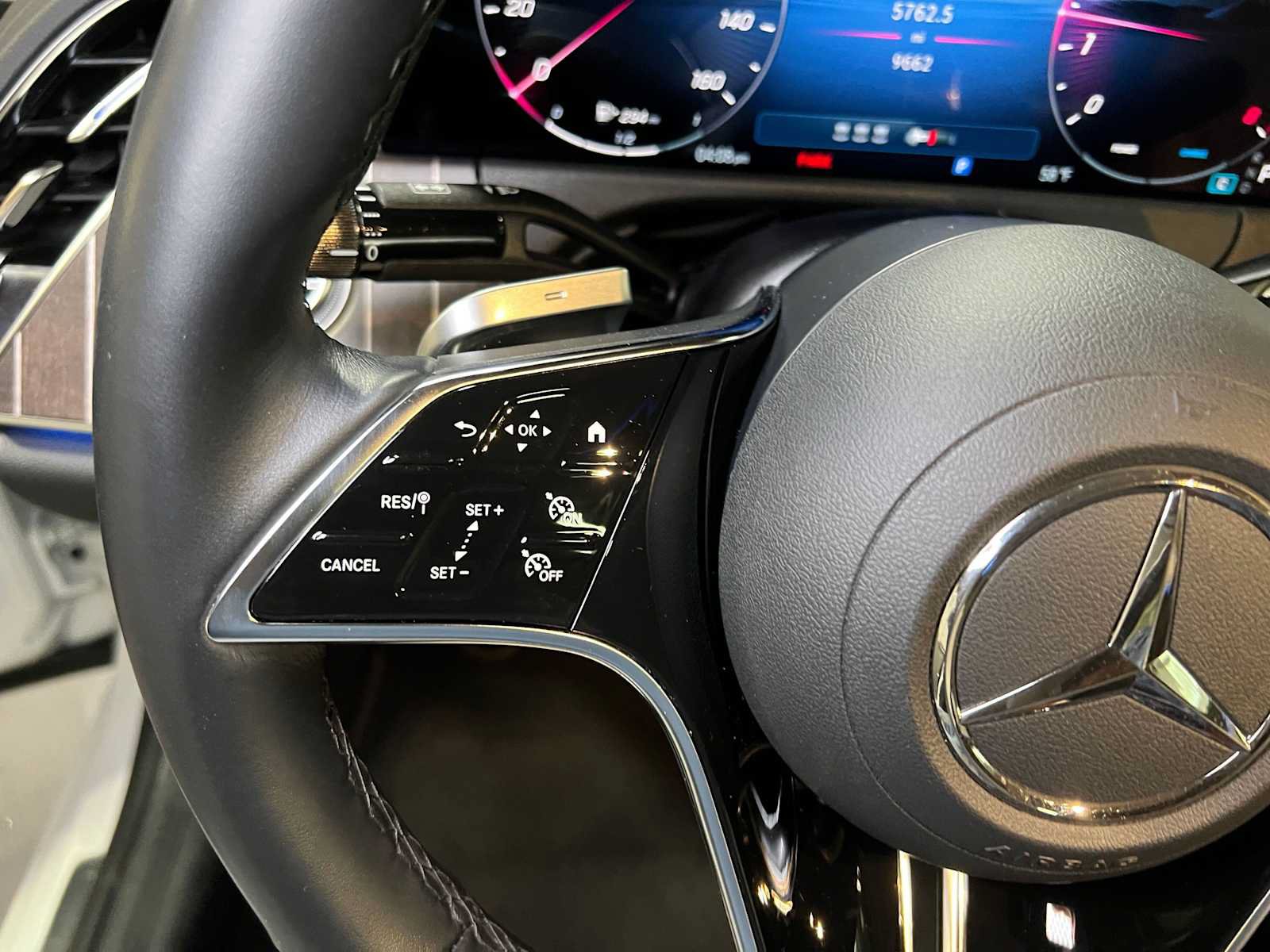 Used 2025 Mercedes-Benz E 350 Sedan image 28