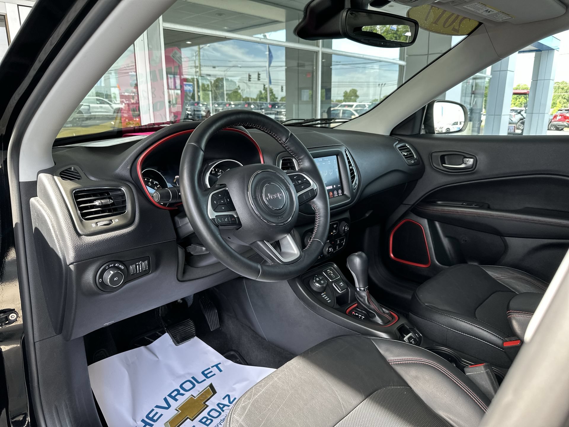 Used 2017 Jeep Compass Trailhawk w/ Leather Interior Group AWD/4WD image 10