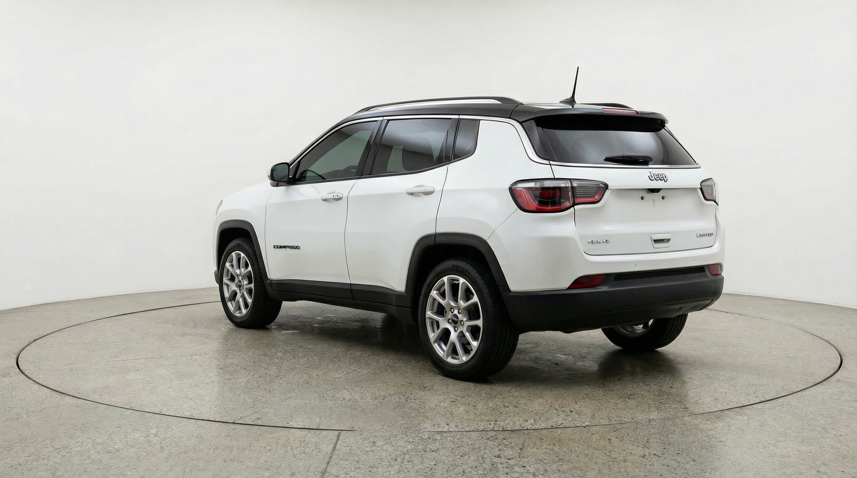 Used 2025 Jeep Compass Limited image 6