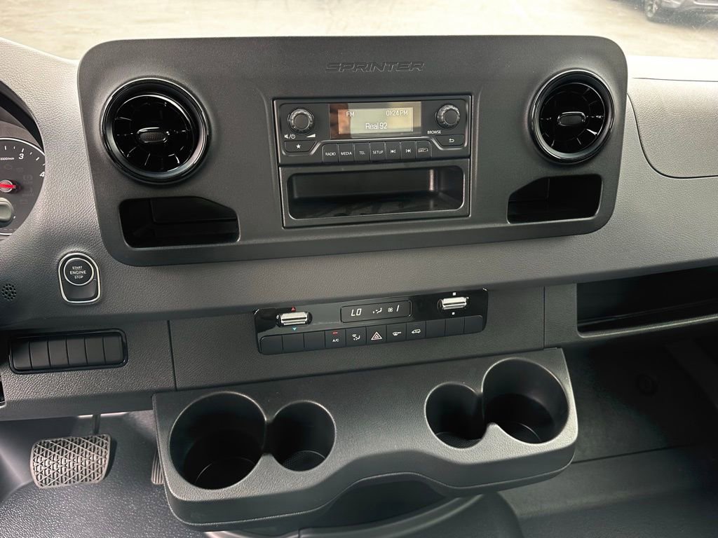 New 2024 Mercedes-Benz Sprinter 4500 image 22