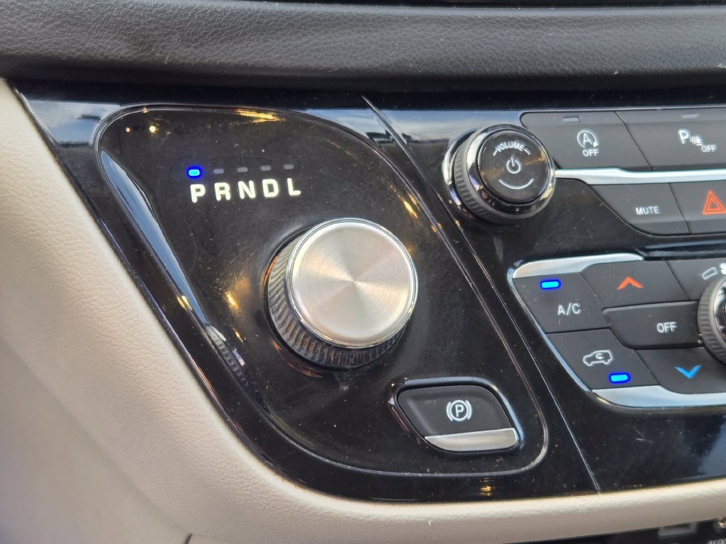 Used 2019 Chrysler Pacifica LX FWD image 33