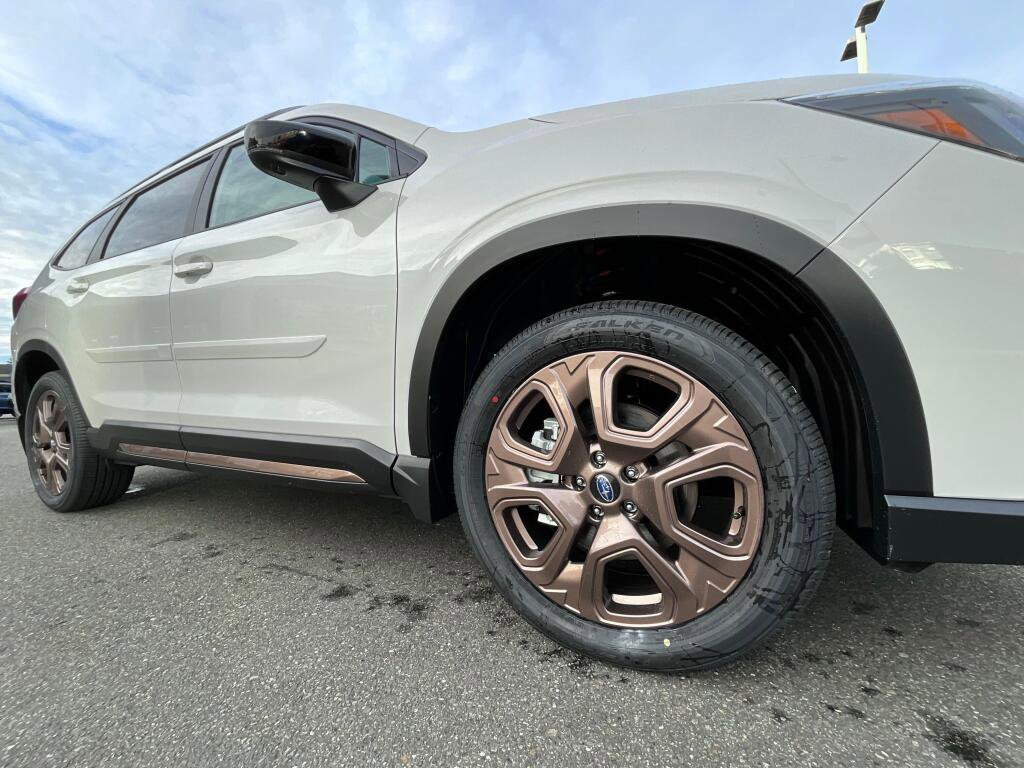 New 2026 Subaru Ascent Limited Bronze image 10