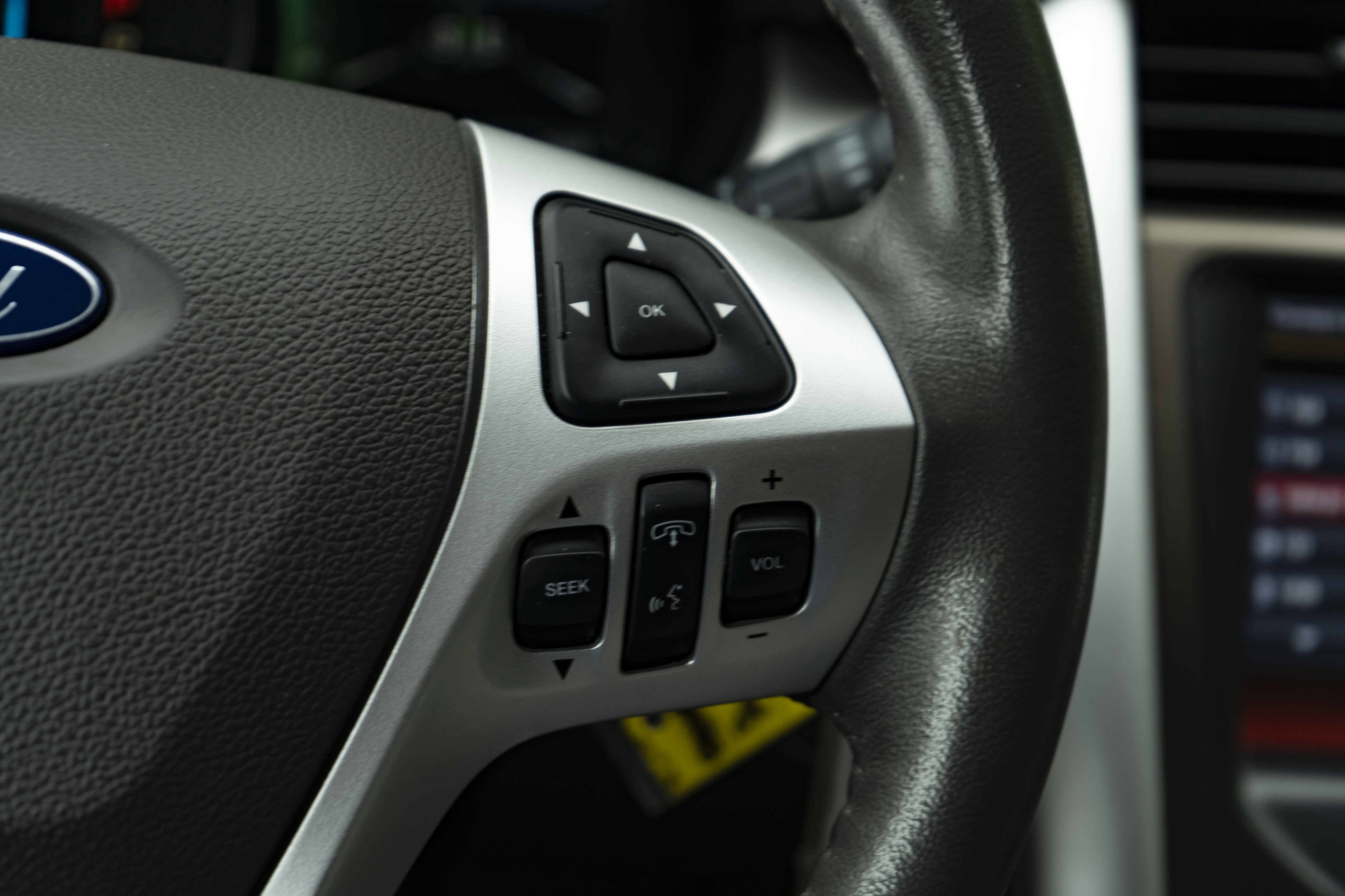 Used 2013 Ford Edge SEL FWD image 21