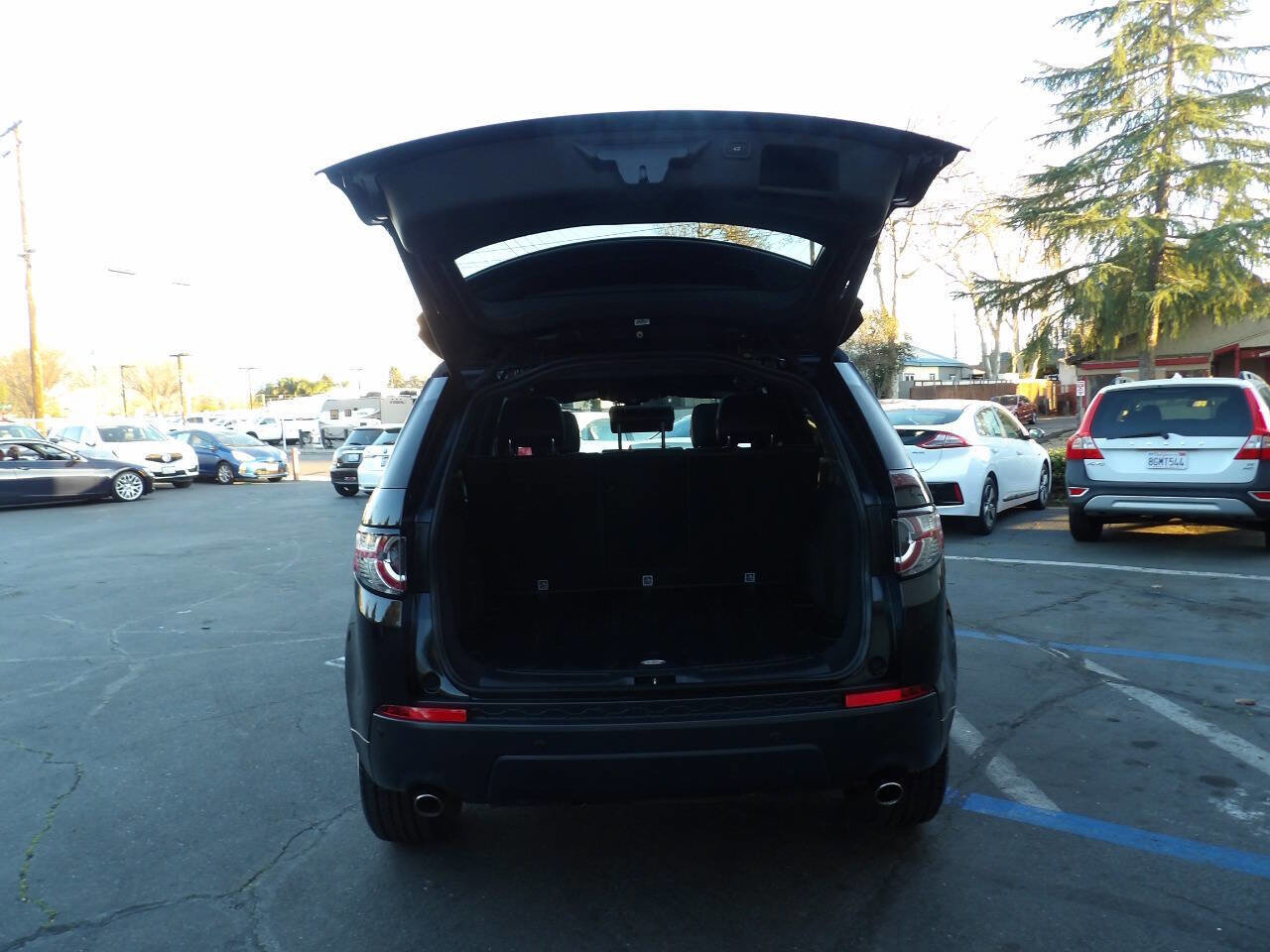 Used 2016 Land Rover Discovery Sport HSE image 12