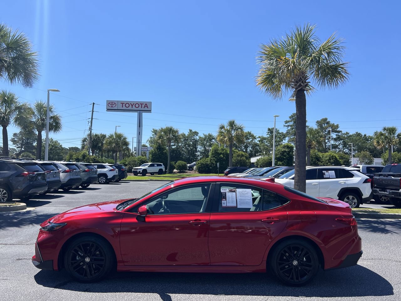 Used 2025 Toyota Camry SE w/ Convenience Package FWD image 7
