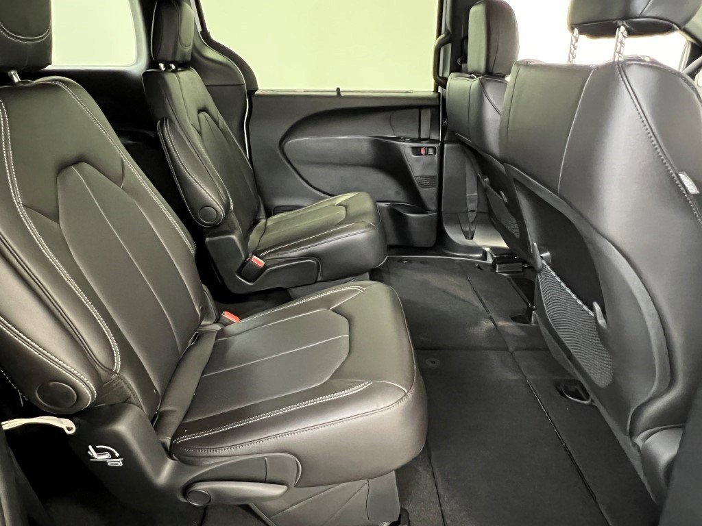 New 2026 Chrysler Voyager LX image 11