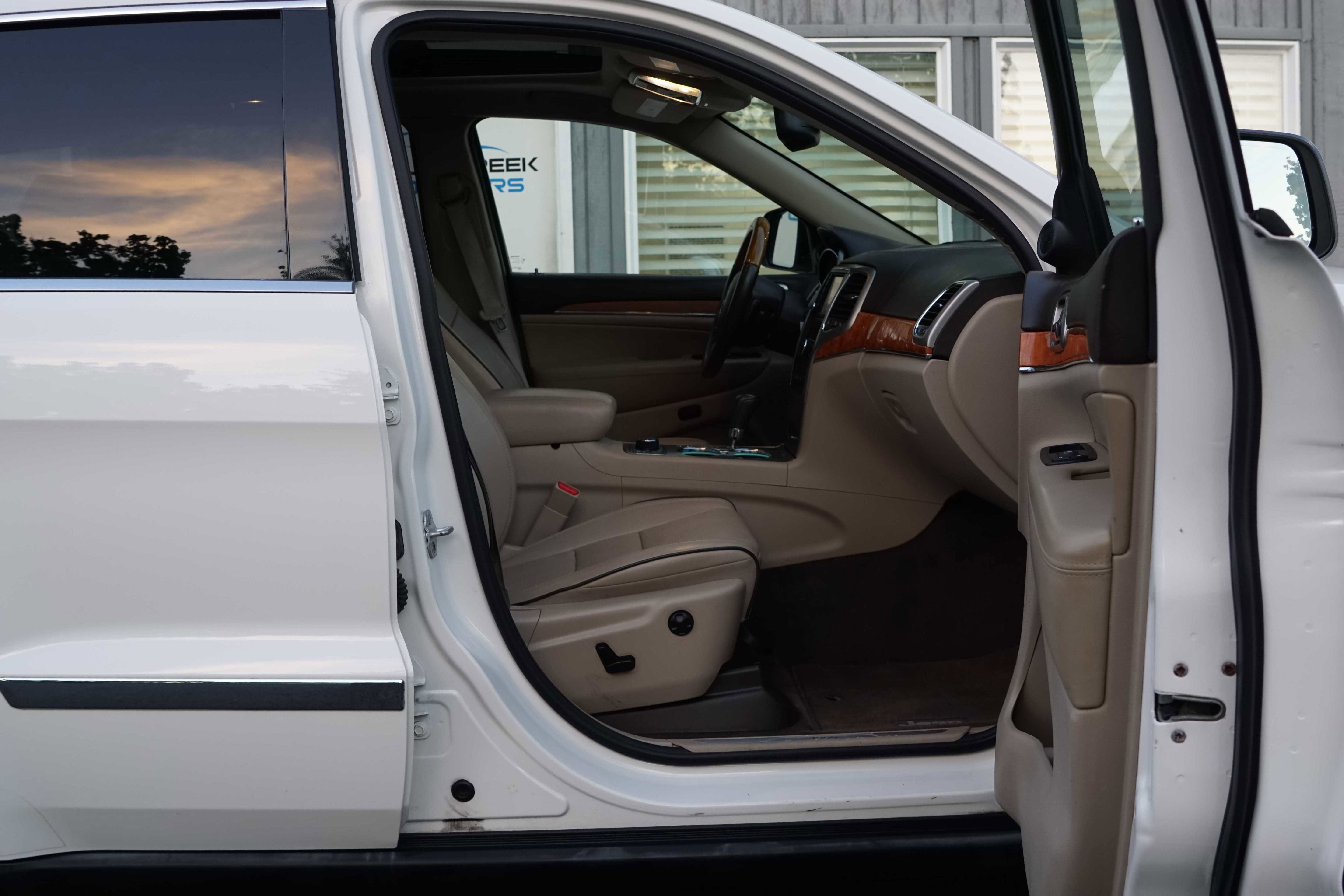 Used 2012 Jeep Grand Cherokee Overland image 34