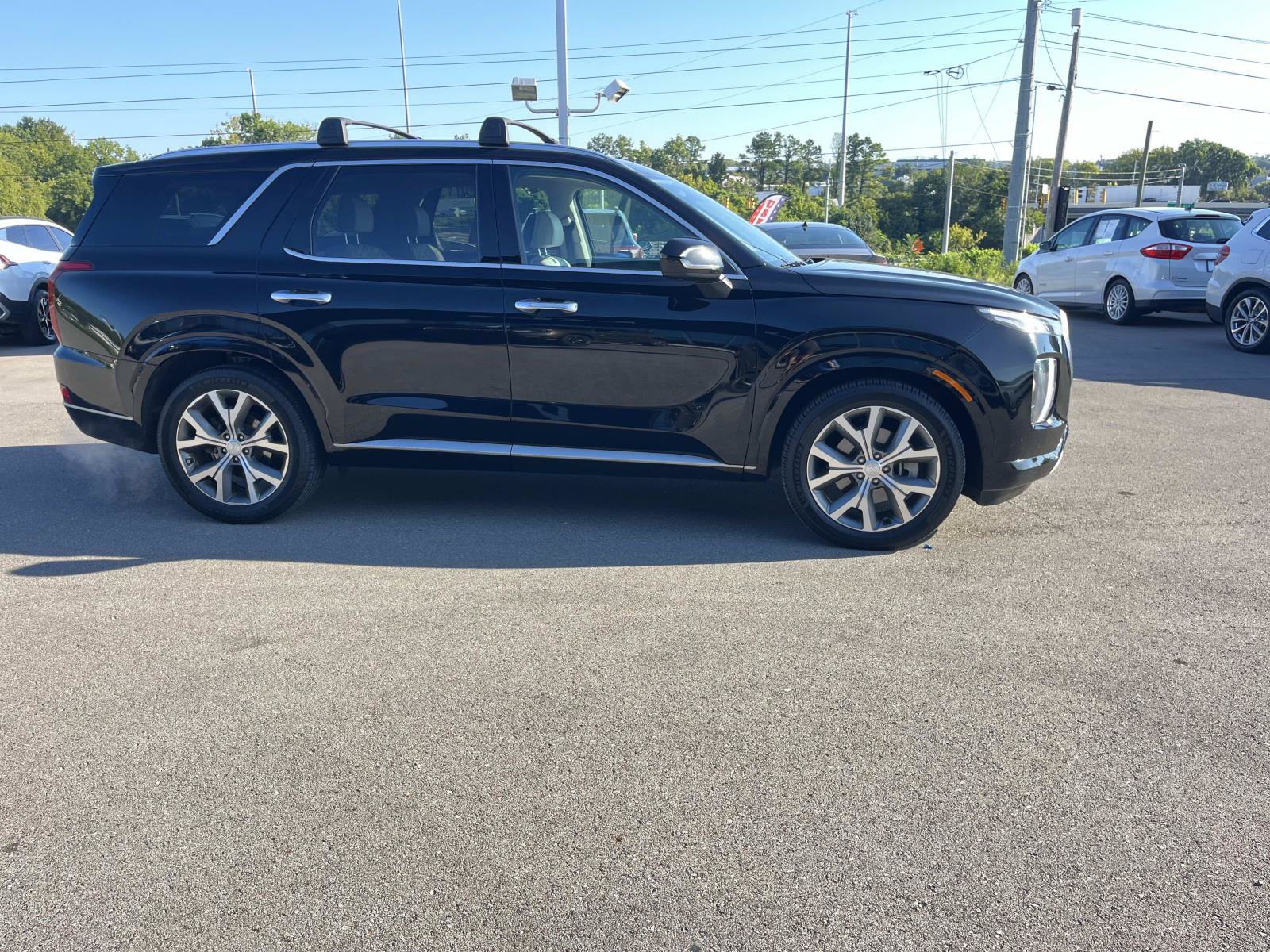 Used 2022 Hyundai Palisade Limited FWD image 2