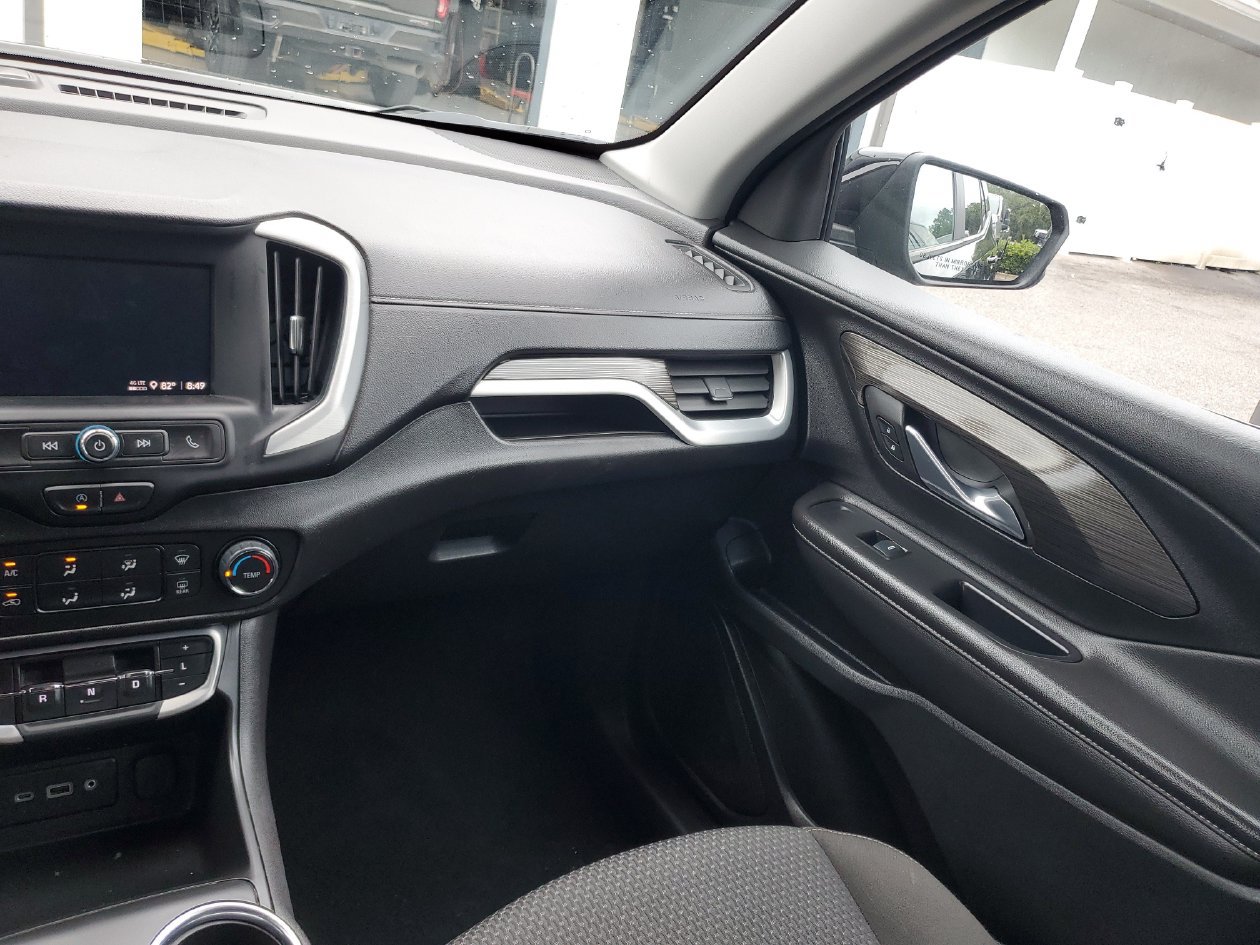 Used 2024 GMC Terrain SLE AWD/4WD image 14