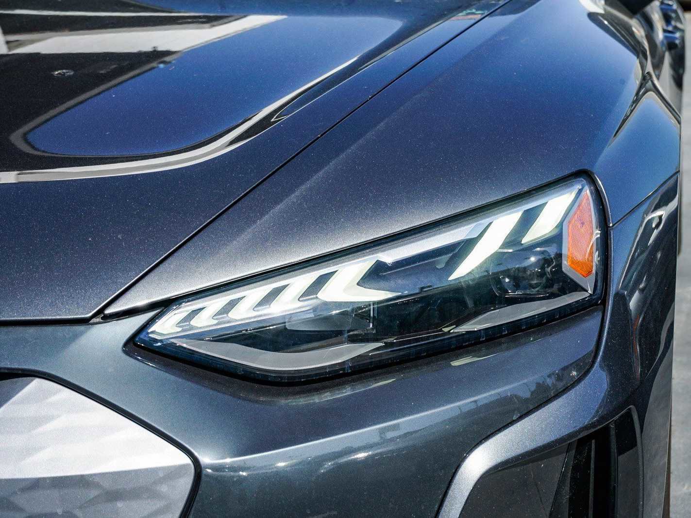 Used 2022 Audi e-tron GT Premium Plus image 7