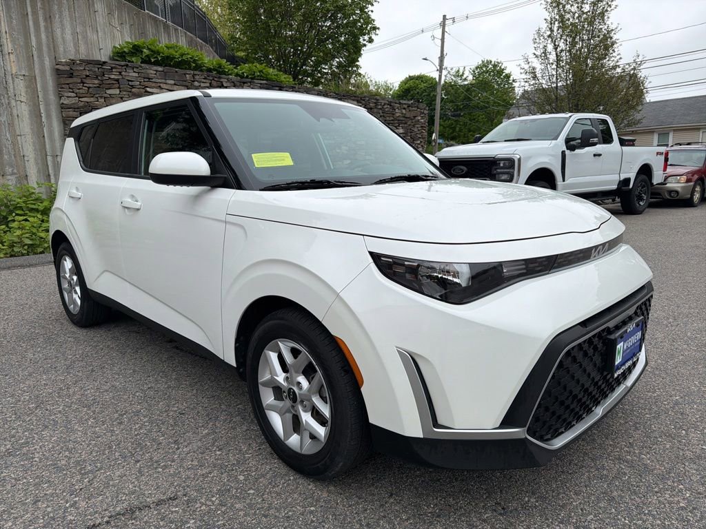 Certified 2023 Kia Soul S FWD image 8