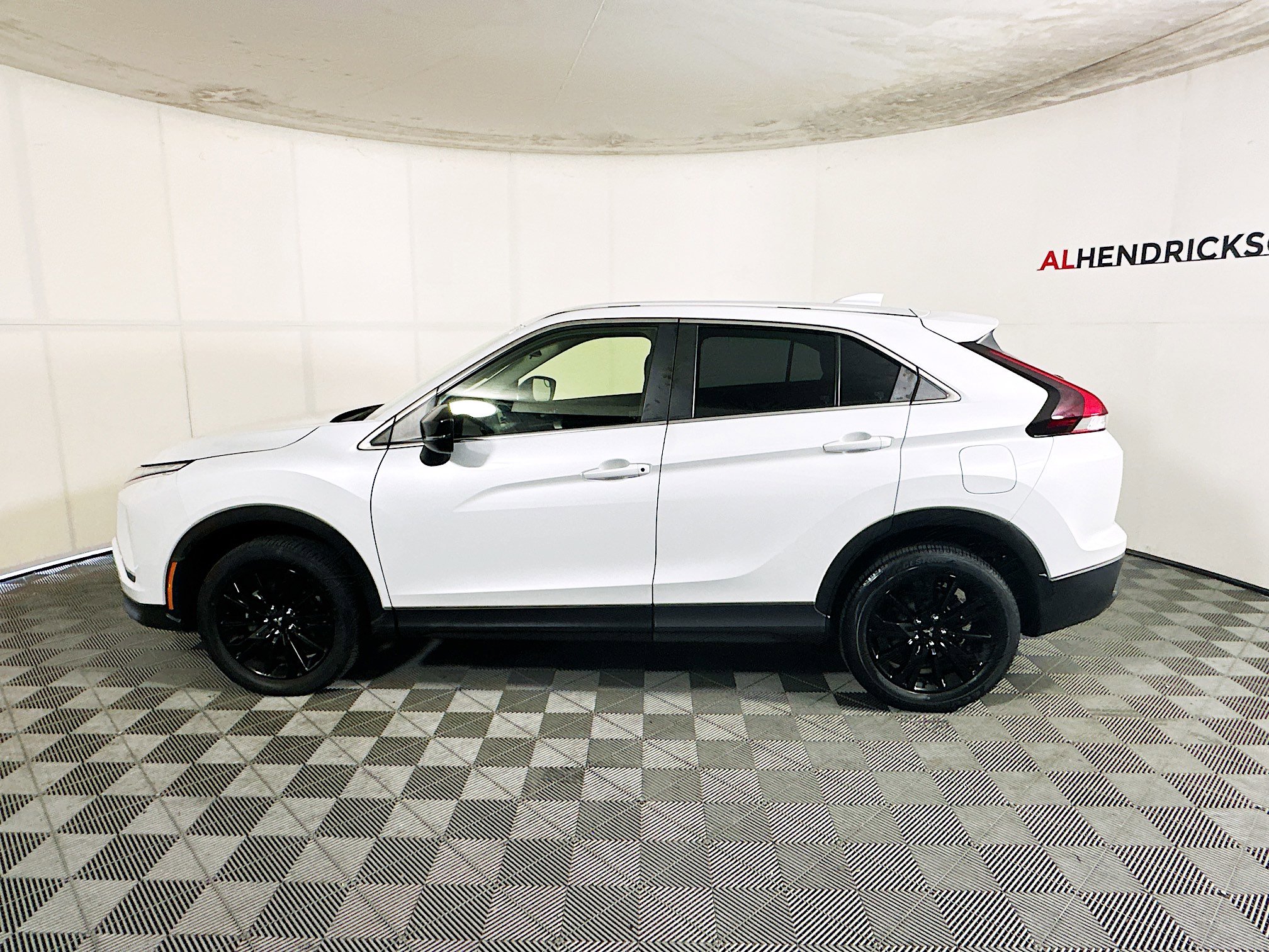 Used 2023 Mitsubishi Eclipse Cross LE image 6