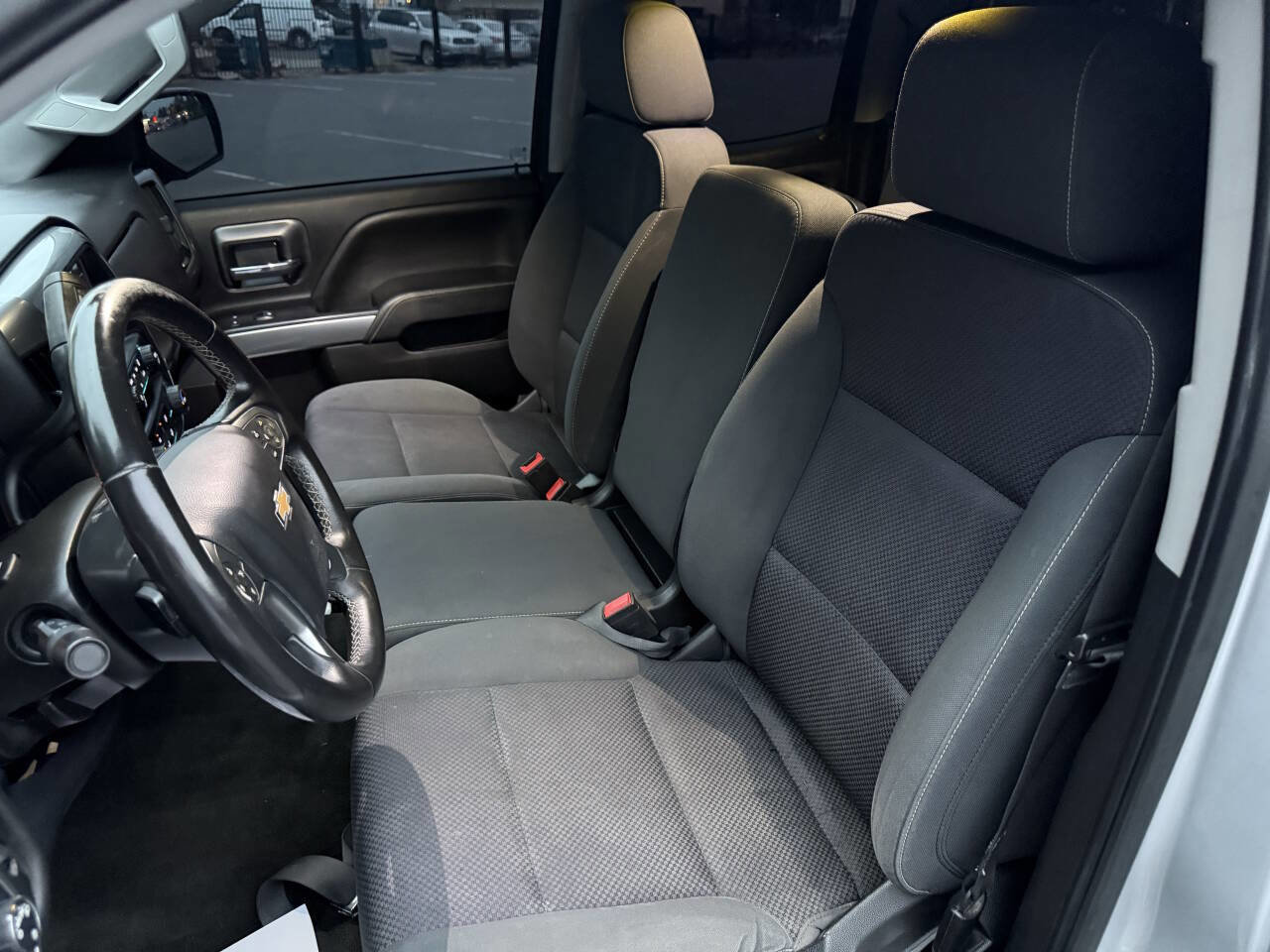 Used 2018 Chevrolet Silverado 1500 LT image 15
