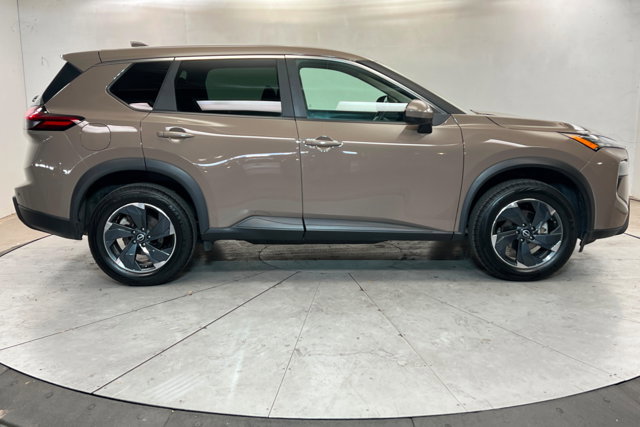 Used 2025 Nissan Rogue SV image 6