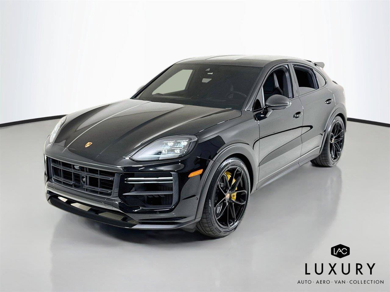 Used 2025 Porsche Cayenne Turbo GT AWD/4WD image 3