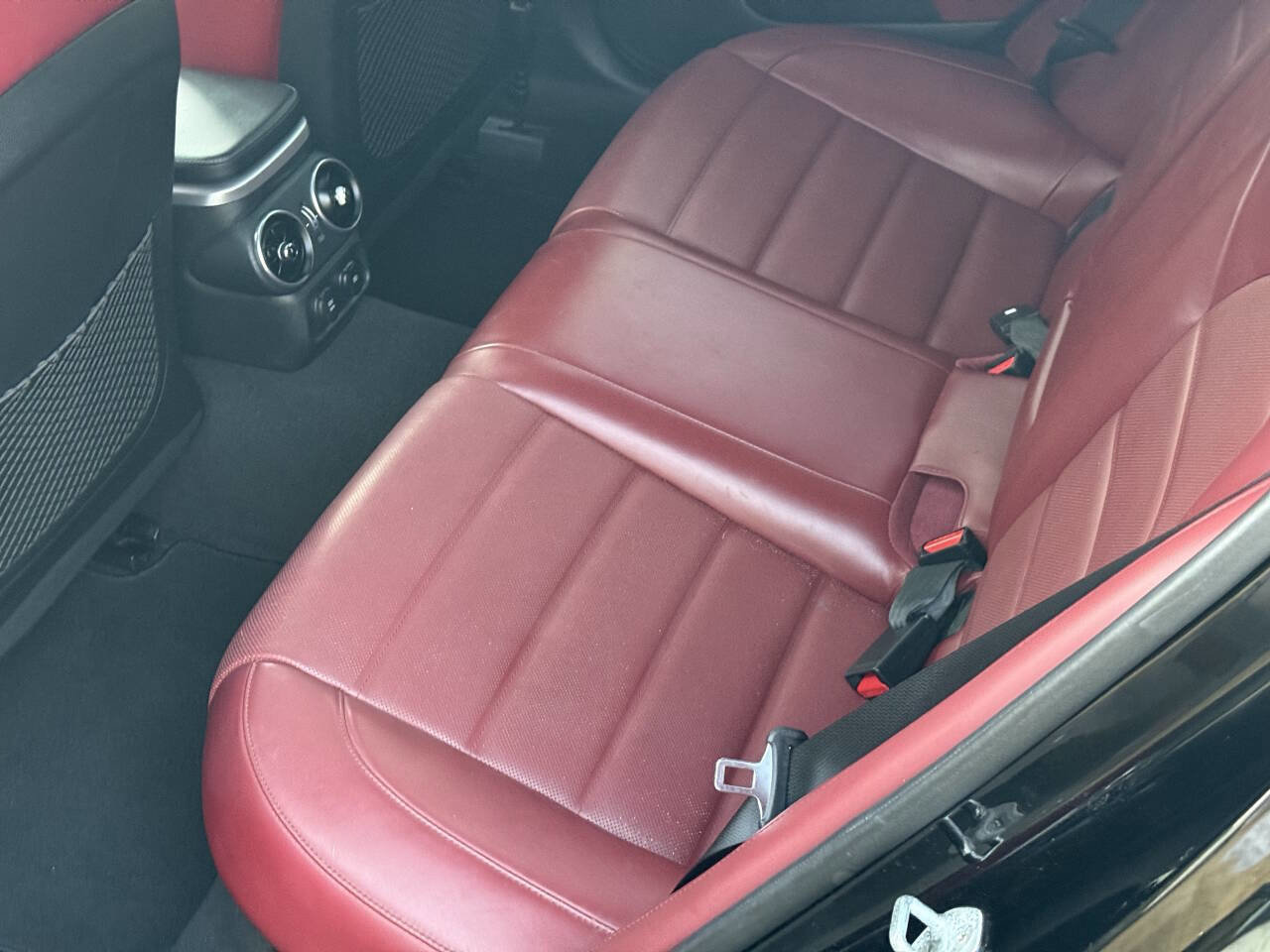 Used 2018 Kia Stinger GT2 AWD/4WD image 22