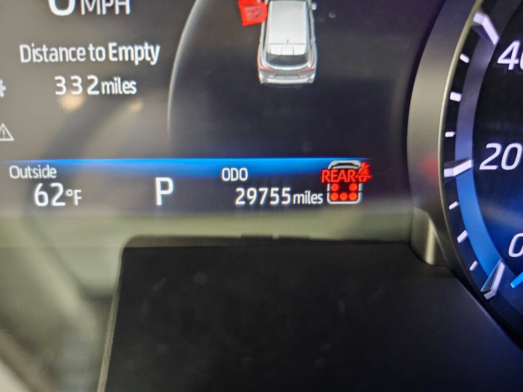 Used 2024 Toyota Highlander XLE AWD/4WD image 26