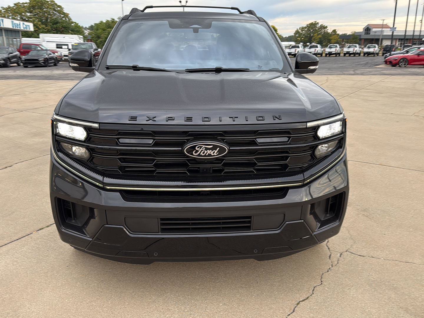 New 2025 Ford Expedition Platinum w/ Stealth Appearance Package image 8