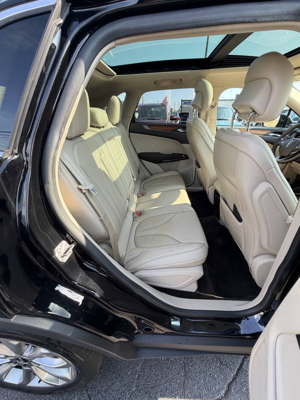 Used 2018 Lincoln MKC Select w/ Select Plus Package AWD/4WD image 40