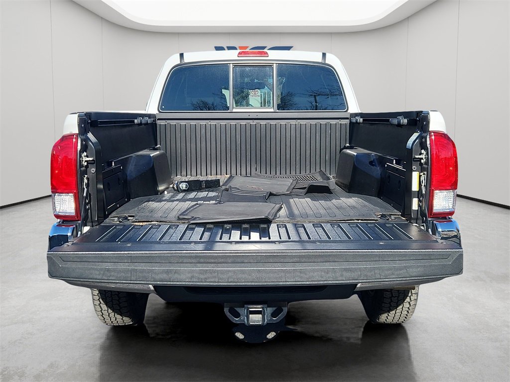 Used 2017 Toyota Tacoma SR5 image 11