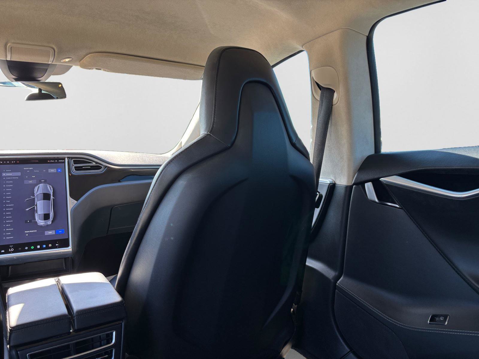Used 2015 Tesla Model S 70D AWD/4WD image 34