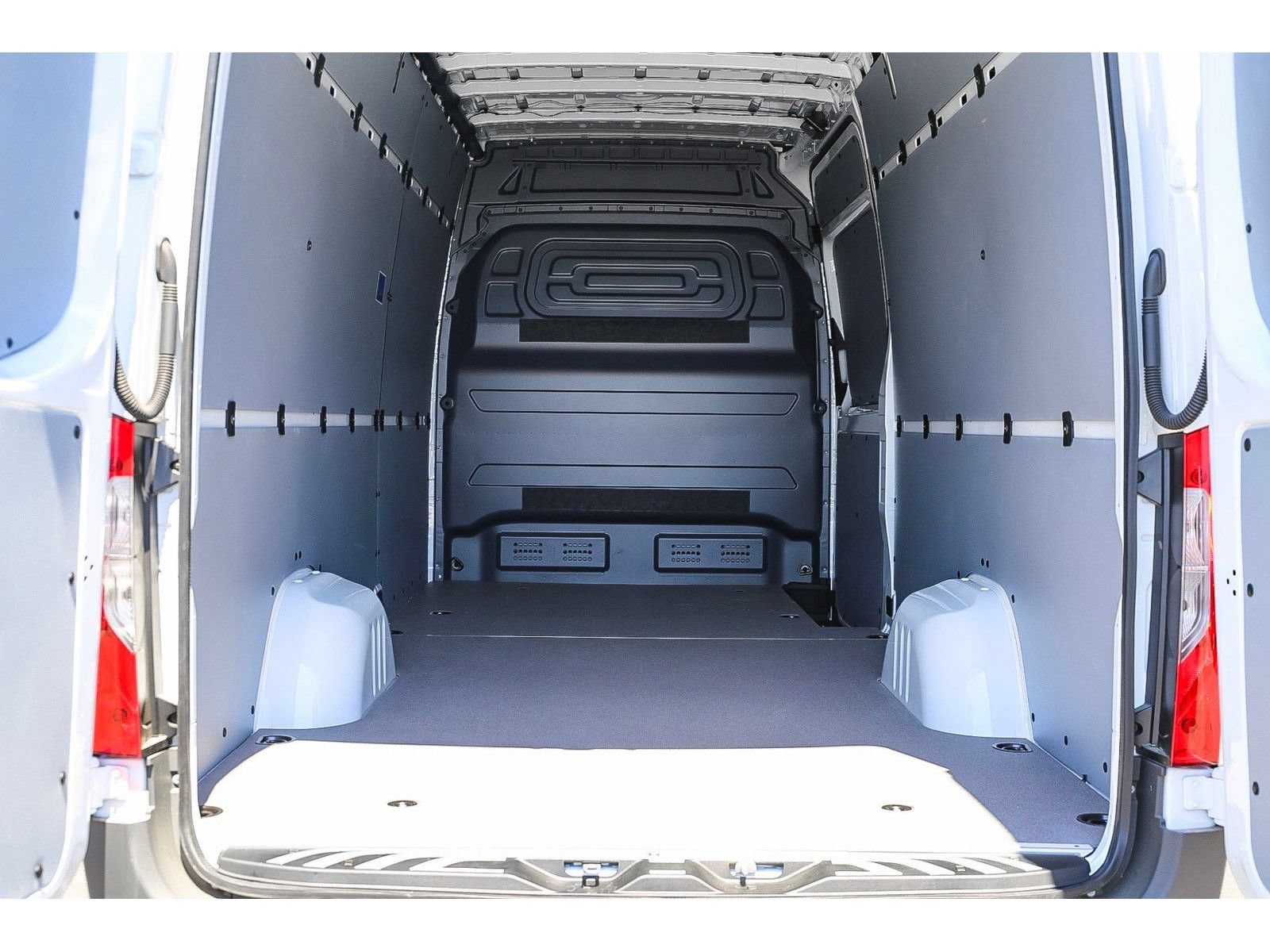 New 2024 Mercedes-Benz eSprinter 170 Cargo image 25