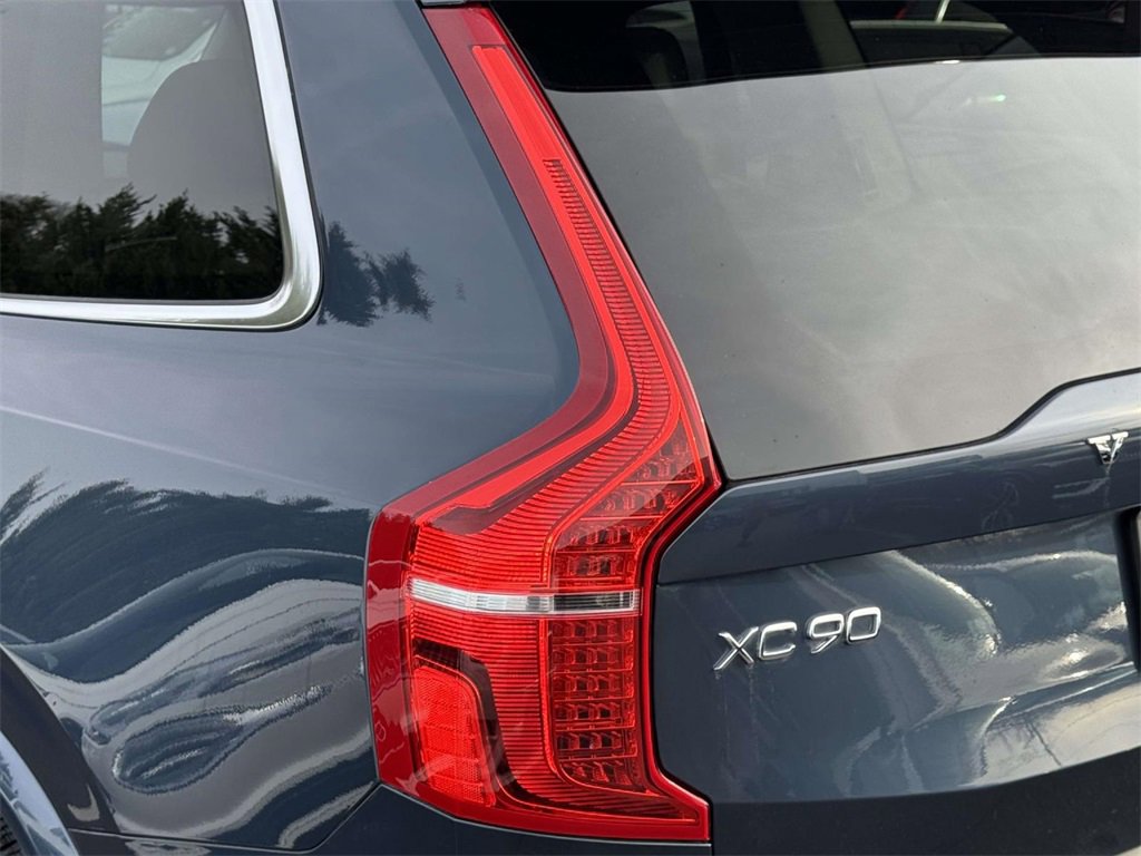 Certified 2024 Volvo XC90 B5 Core w/ Protection Package Premier image 8