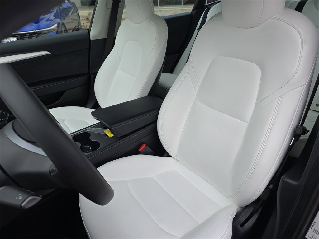 Used 2023 Tesla Model 3 Standard Range image 15