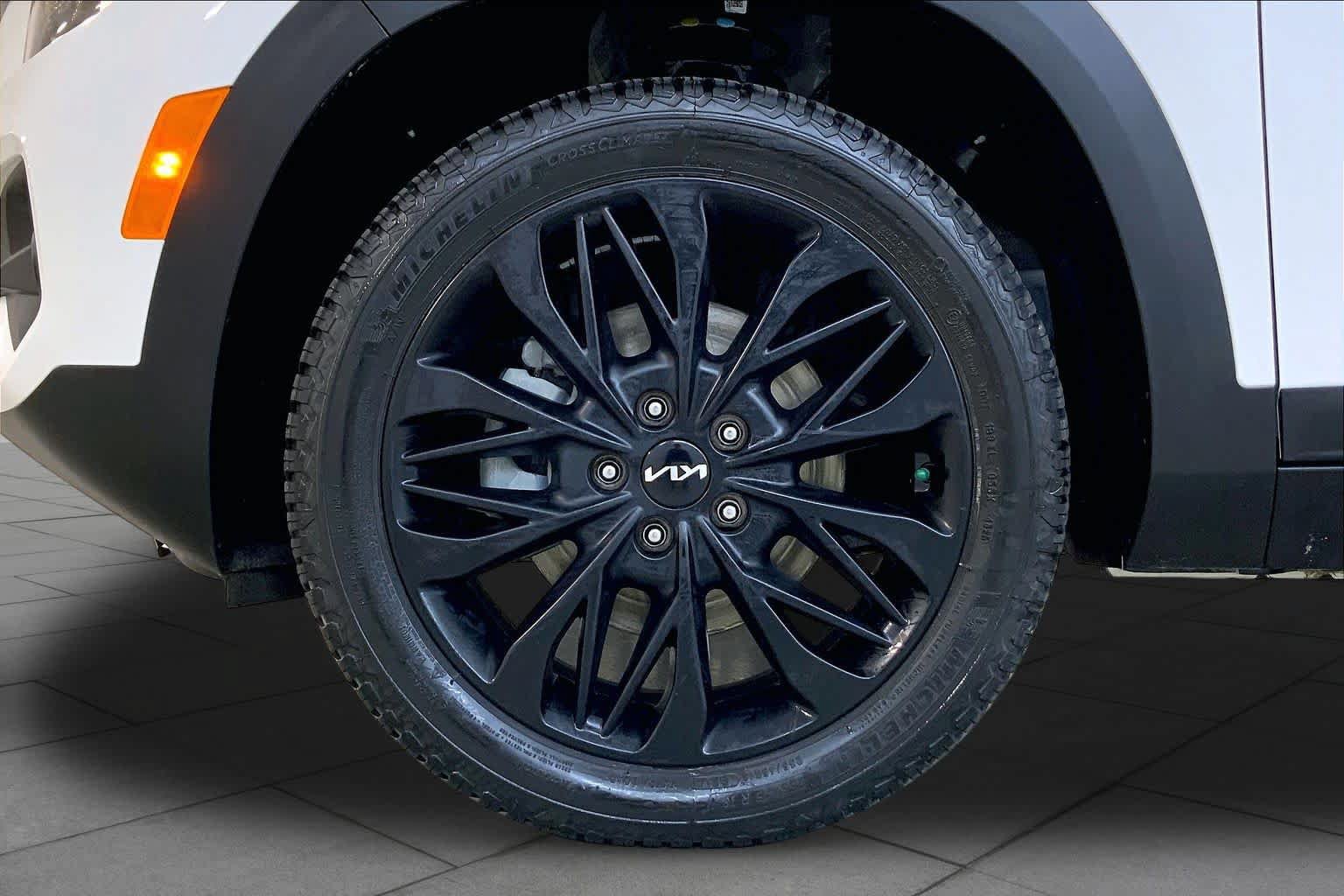 Used 2023 Kia Seltos Nightfall Edition AWD/4WD image 10