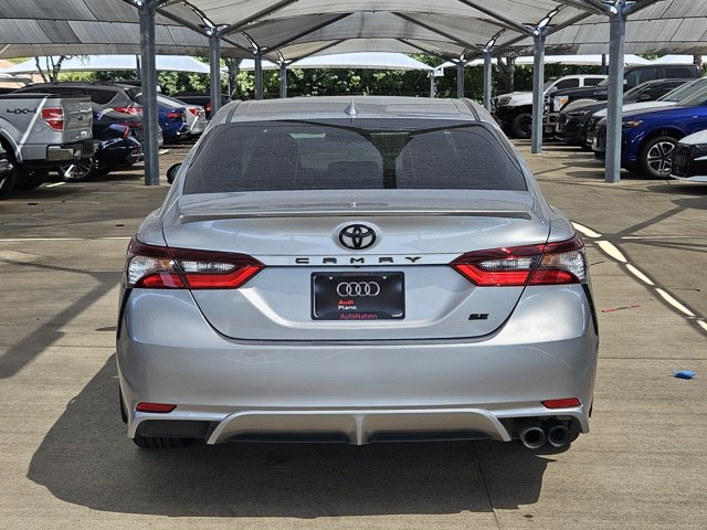 Used 2021 Toyota Camry SE FWD image 5