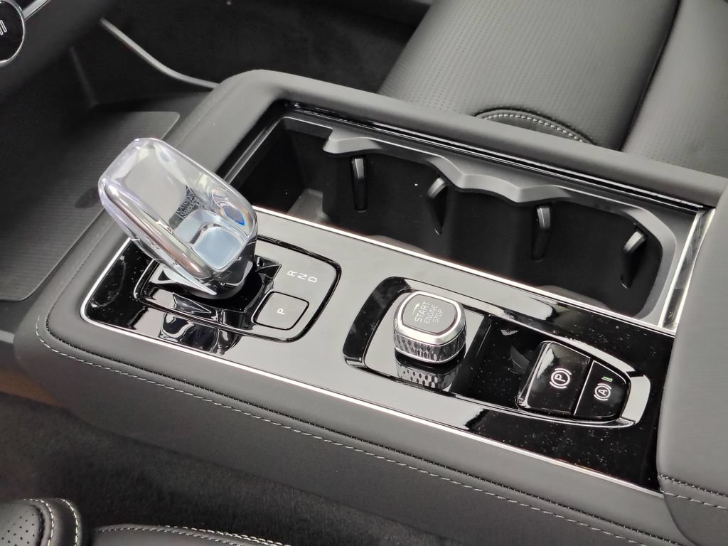 New 2026 Volvo XC90 B6 Ultra w/ Lounge Package AWD/4WD image 16
