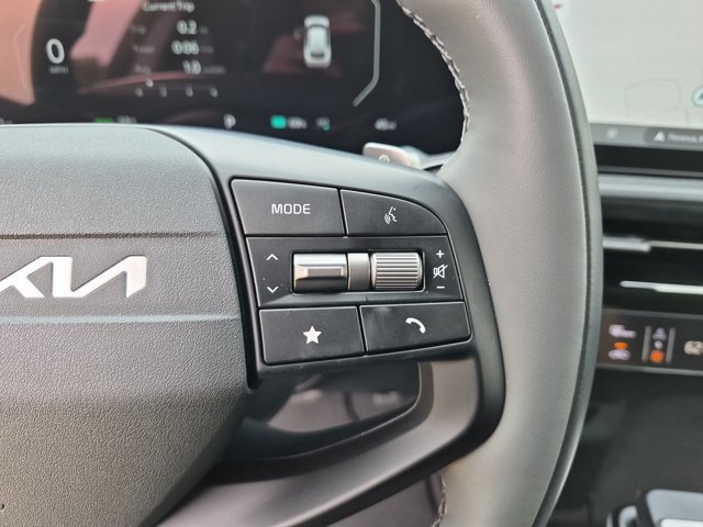 New 2025 Kia EV6 Light w/ Light LR Technology Package AWD/4WD image 17