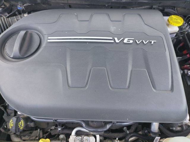 Used 2019 Jeep Cherokee Trailhawk w/ Cold Weather Group AWD/4WD image 20