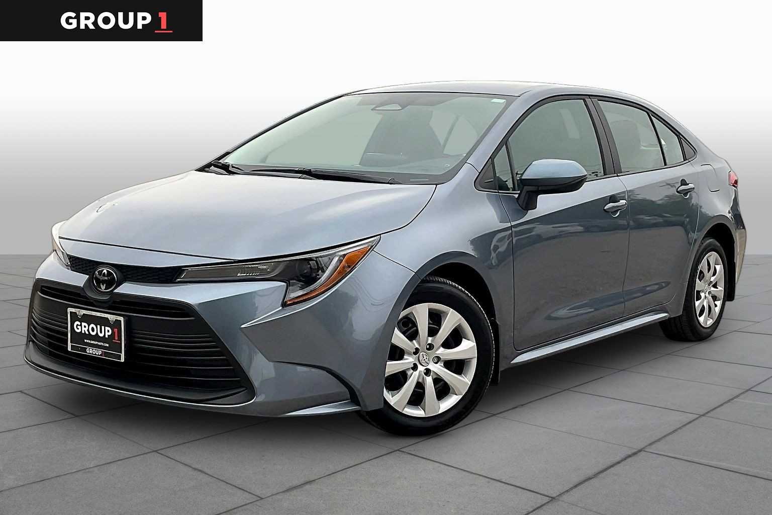 Used 2025 Toyota Corolla LE FWD image 1